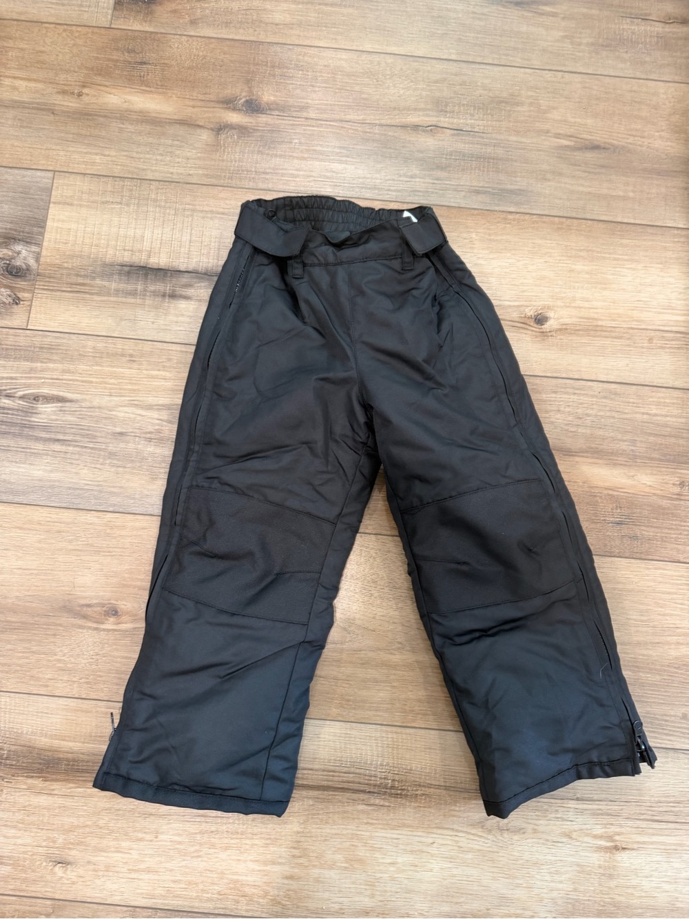 Best snow pants ever, full zip, adjustable size 4t